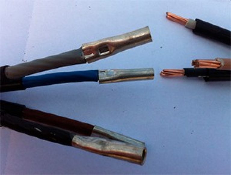Соединение алюминиевых гильзой. Гильза для соединения кабеля 16мм2. Опрессовка гильзами ГМЛ. Муфта для соединения для одножильного провода 10мм2. Гильзы для обжима проводов 16мм2.